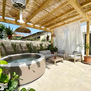  Bed & Breakfast Pathos